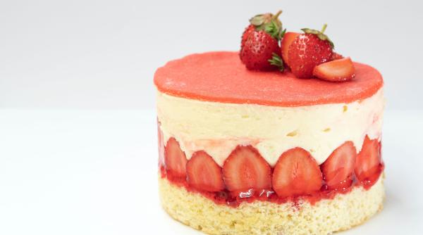 tort fraisier deliciul absolut cu capsune retea frantuzeasca
