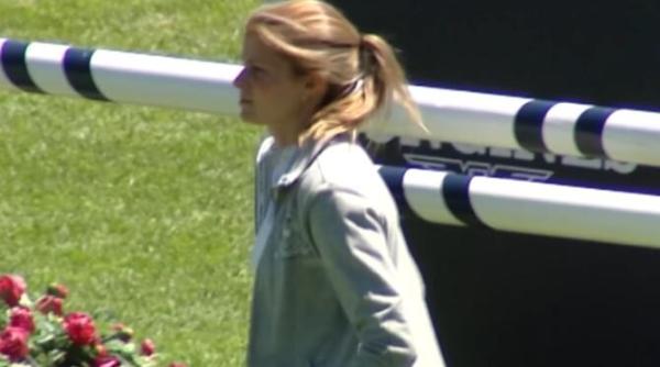 athina ultima mostenitoare in viata a magnatului grec onassis departe de luminile reflectoarelor ar dori sa arda toti banii lui