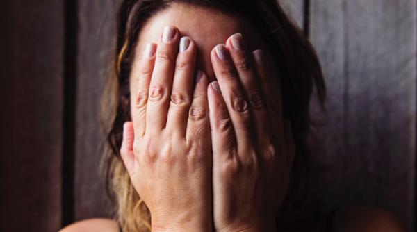 explozie intr un bloc din lugoj 40 de oameni s au autoevacuat o tanara a ajuns la spital cu arsuri