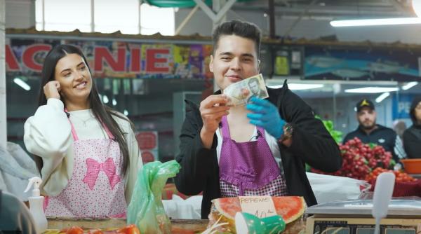 antonia si selly vanzatori la taraba pentru o zi selly poate am mai mult succes la pensionari