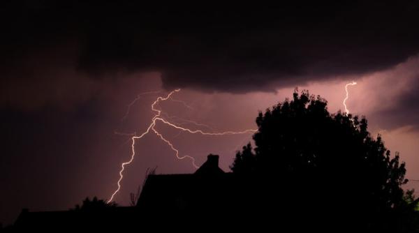 a fost emis cod rosu