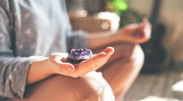 pregateste te pentru vara curata activeaza si incarca cristalele din casa ta