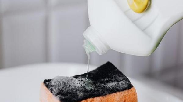 cada este ingalbenita si patata ai nevoie de doua produse din camara simplu ieftin si rapid