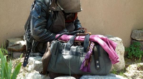 un vlogger spaniol care a umilit un cersetor roman condamnat la inchisoare ce farsa i a facut barbatului video