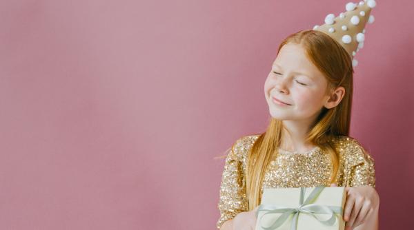 un primar si a donat salariul pentru a oferi cadouri copiilor de 1 iunie dupa ce consiliul local s a opus nu puteam sa trec peste aceasta zi