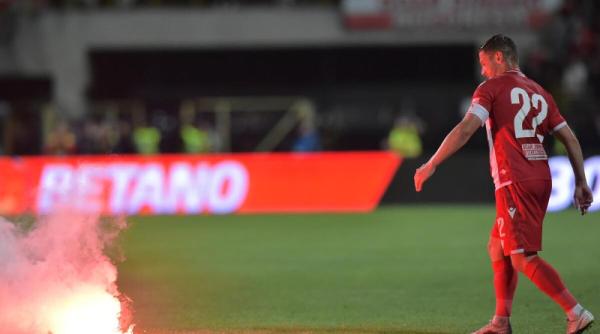 gluma tare despre retrogradarea lui dinamo si amintirile lui gusa cu tribuna oficiala a cainilor rosii plina de politicieni