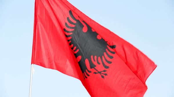 albania are un nou presedinte seful armatei investit de parlament
