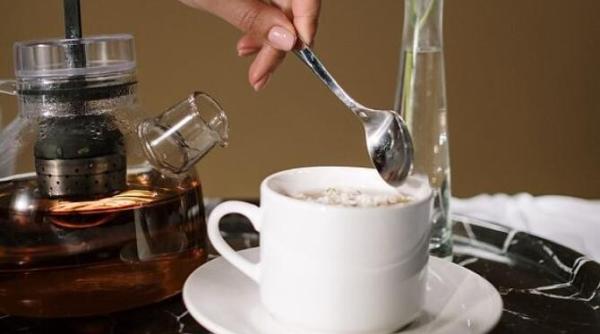 chec la cana gata in cinci minute se face in cuptorul cu microunde dintr un minim de ingrediente