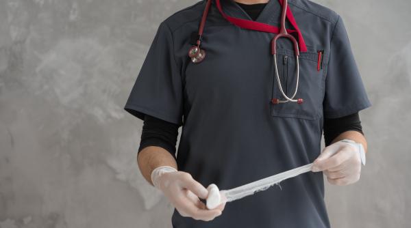 colonoscopia procedura de aur care tine cancerul la distanta un medic iti explica pas cu pas cat este de simplu