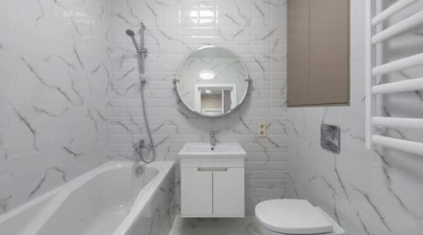 cum sa elimini rapid mirosurile urate dintr o baie fara ferestre trei trucuri eficiente care te salveaza