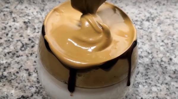 desertul momentului spuma de cafea