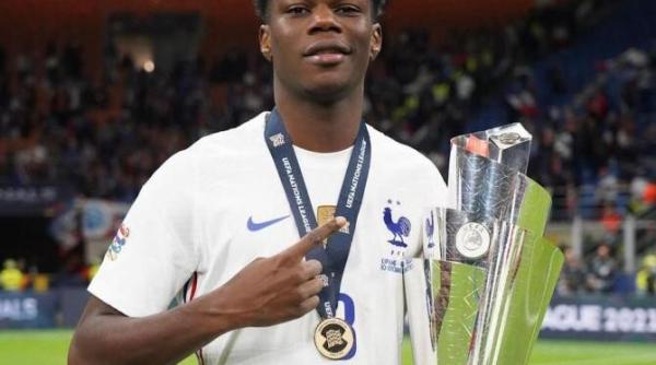 papa francisc este grav bolnav iar unele voci considera ca este probabil sa renunte la pozitia de conducere a bisericii catolice