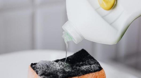 prepara in casa detergent de vase din cateva produse naturale cestile si farfuriile vor straluci de curatenie