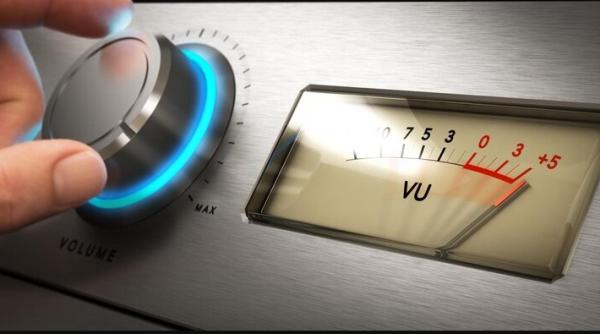 si au luat vecinii tv nou faci nopti albe si nu te poti trezi dimineata ai nevoie doar de o pisica si o punga de plastic