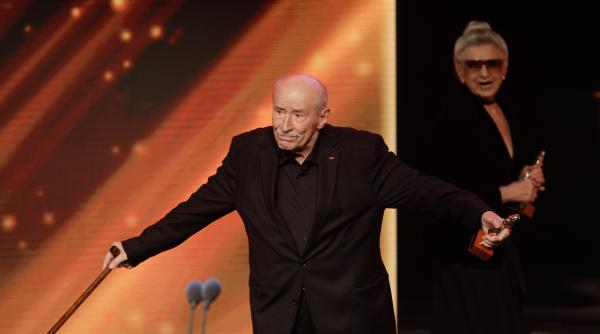 victor rebengiuc si a anuntat retragerea din teatru trupul meu nu mi mai permite