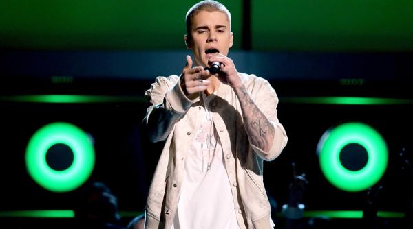 justin biber grav bolnav artistul diagnosticat cu boala lyme si a anulat toate concertele