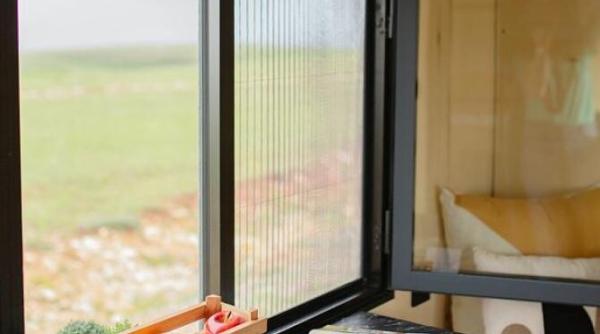 prepara in casa o solutie de curatat geamurile ai nevoie de amidon apa si otet secretul gospodinelor a fost dezvaluit