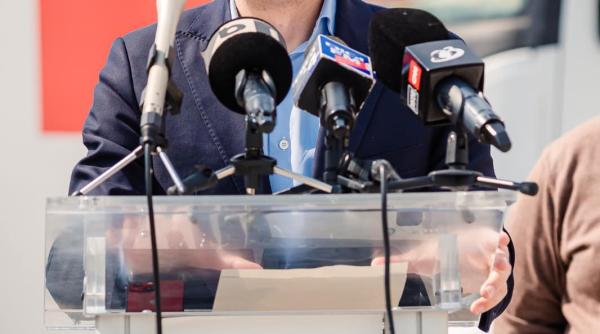 suedezii dreseaza ciorile sa adune tigari uitati va la ce lucreaza ciorile protejate de nicusor dan imagini cu impact emotional