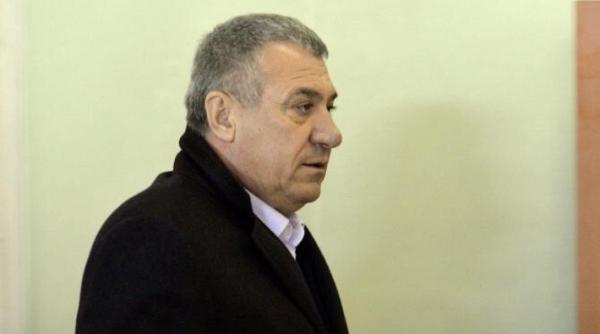 victor becali dezvaluiri despre perioada petrecuta in inchisoare a vrut sa se sinucida de cinci ori si nu a reusit era ca un pui de crevedia