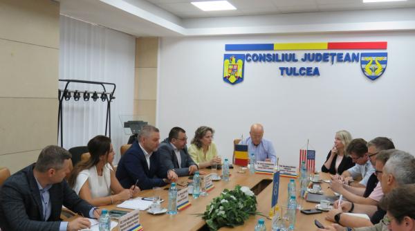 la sediul consiliului judetean tulcea intalnire cu o delegatie a organizatiei natiunilor unite pe tema sprijinului acordat ucrainei
