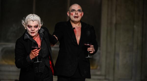 ultimele reprezentatii cu spectacolul fenomen de la sibiu in luna iulie biletele la faust in cadrul fits epuizate dupa doar doua zile