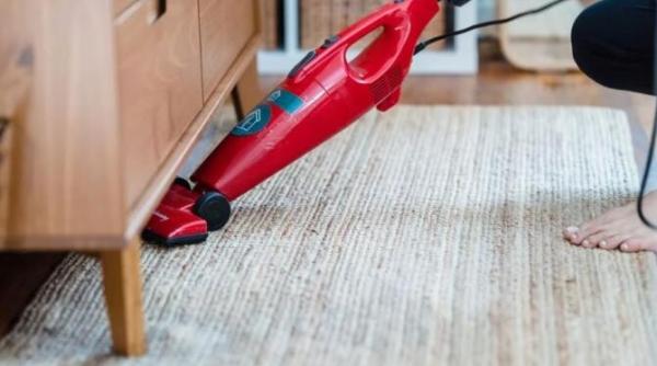 covorul ramane plin de praf chiar si dupa aspirare