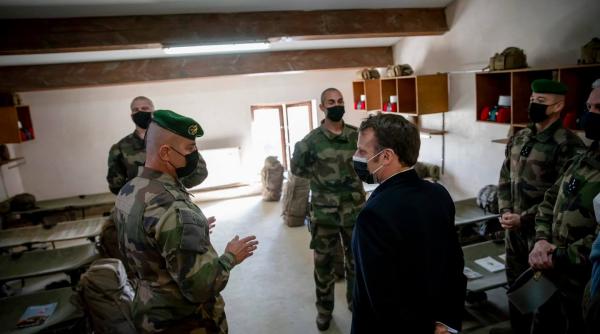 emmanuel macron vrea mai mult armament pentru franta