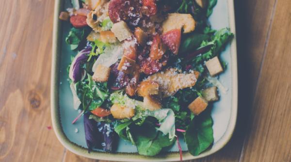 salata de rosii cu chorizo reteta inedita