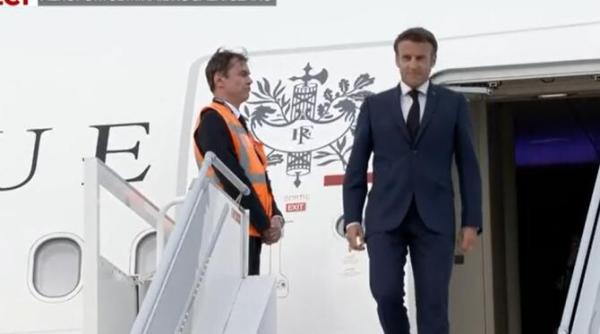 emmanuel macron a ajuns in romania primele imagini cu presedintele frantei