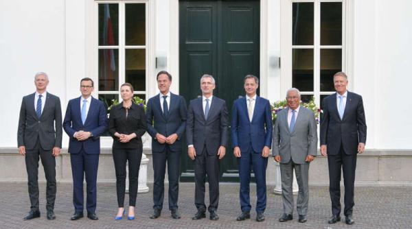 necesitatea unei prezente aliate consolidate si eficiente pe flancul estic subliniata de iohannis la reuniunea de la haga