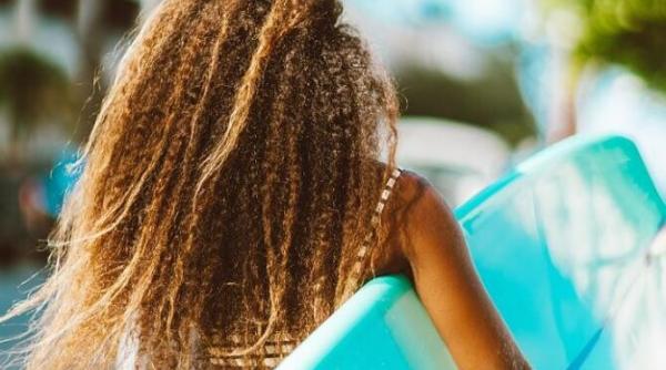 cum sa ti indrepti parul cret fara placa recurge la metode naturale care ii pastreaza frumusetea si sanatatea