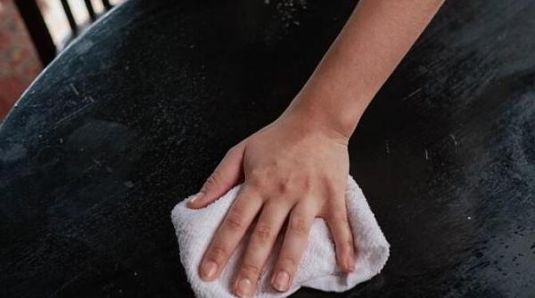 spray anti praf realizat cu ingredientele din bucatarie este eficient si ieftin