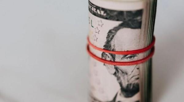 sua majoreaza dobanda pentru a echilibra stricaciunile produse de inflatie