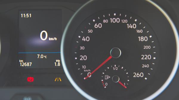 tara in care benzina costa doar 0 10 ron pe litru toate tarile au acces la aceleasi preturi pe pietele internationale diferenta e facuta de taxele impuse