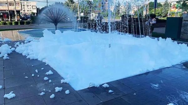 vandalism in ploiesti fantani arteziene pline cu spuma