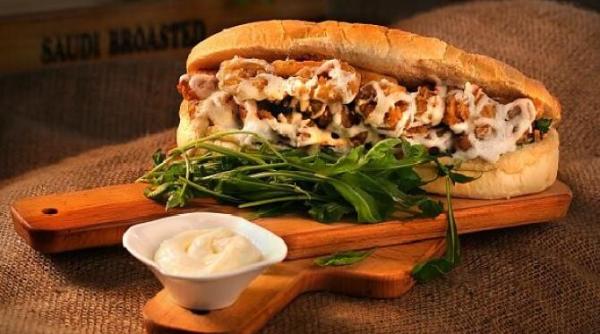 maioneza fara ulei si cu continut scazut de calorii este perfecta pentru salatele de vara