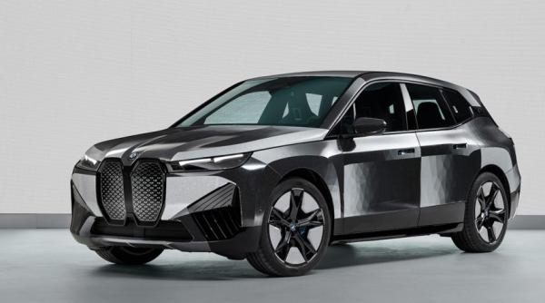 masina viitorului isi schimba culoarea cu o simpla apasare de buton