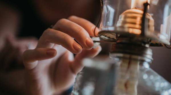 benzina cu 63prc mai scumpa decat in 2021 pretul la pompa ar putea sari de 10 lei replici acide in direct ministrul energiei este avertizat