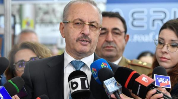 dincu intrebat daca e vreun pericol pentru turistii de pe litoral nu exista oamenii pot merge linistiti la mare