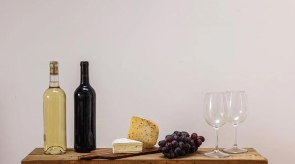 paharele potrivite pentru fiecare tip de vin cum se servesc bauturile la masa