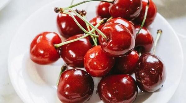 ceai din codite de cirese medicamentul bunicii pe care trebuie sa l incerci daca ai aceste probleme de sanatate
