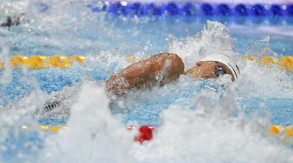 david popovici noul star al natatiei presa internationala la picioarele sale