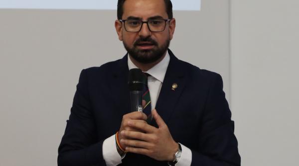 hesnoiu ma retrag din functia de ministru ma autosuspend din psd