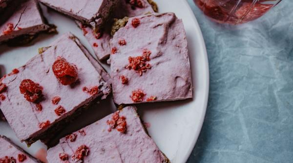 prajitura cu mascarpone si zmeura desertul racoritor si simplu reteta