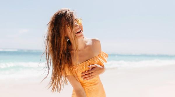 secretul pielii frumoase a fost dezvaluit ioana marinescu plush bio un ten hidratat si luminos te face vedeta plajei