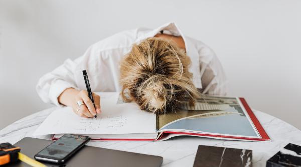 val valcu sunt multi bugetari care franeaza activitatea doar pentru a si justifica existenta imbelsugata 400 000 de locuri de munca la stat sustinute de lipsa digitalizarii