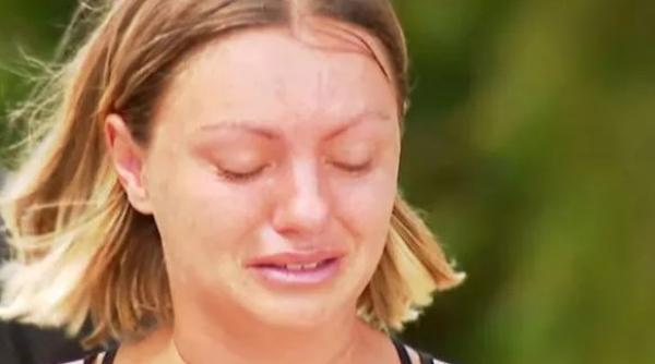 alexandra stan mai hotarata ca oricand sa si invinga boala ok bun eu nu fac cancer