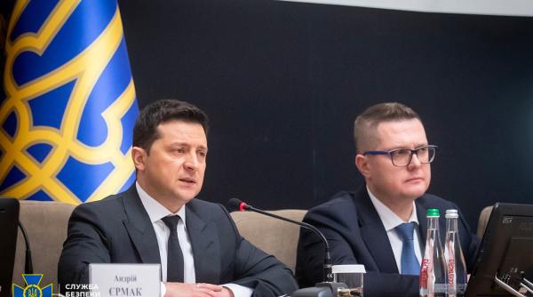 ne straduim sa scapam de el seful sri ului ucrainean aproape de o demitere cine este bakanov prieten inca din copilarie cu zelenski