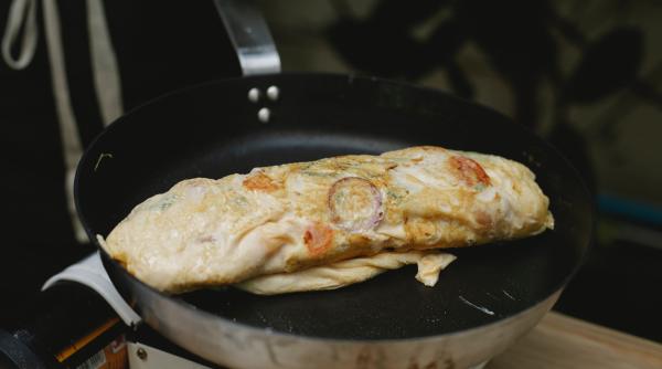 omleta pufoasa cu smantana sunca si cascaval reteta este simpla