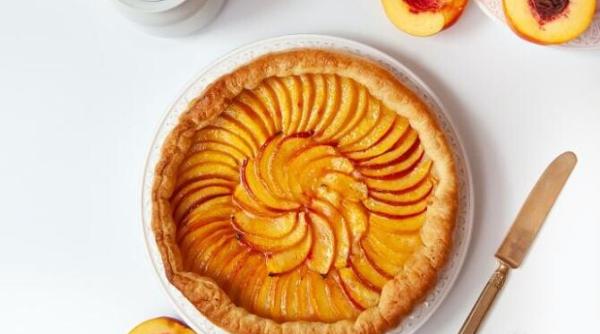 prajitura cu piersici din ingrediente sanatoase si delicios reteta secreta a bunicii